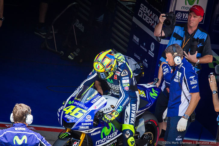 Valentino Rossi pit lane Catalunya