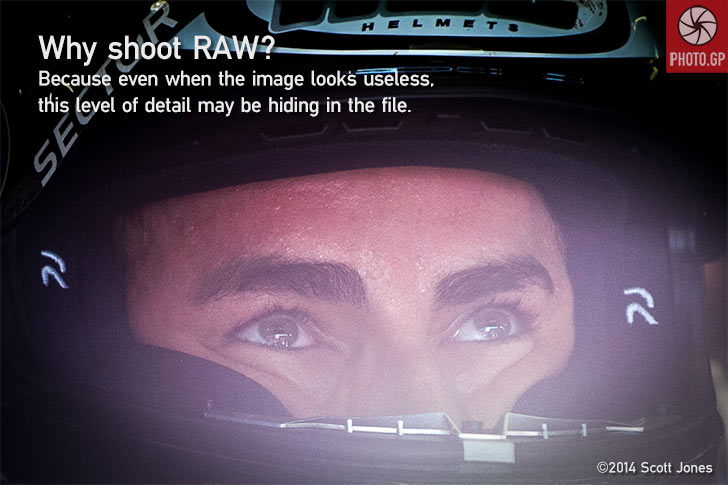 Jorge-Lorenzo-Le-Mans-pit-lane-RAW-file-detail-S