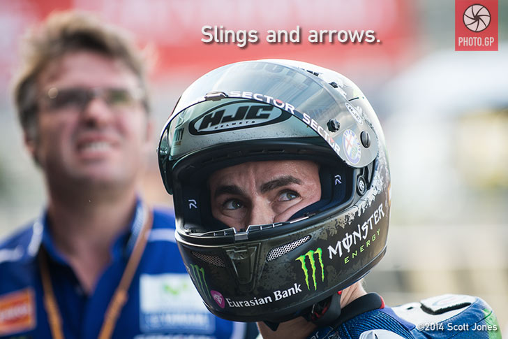 Jorge Lorenzo pit lane Valencia 2014