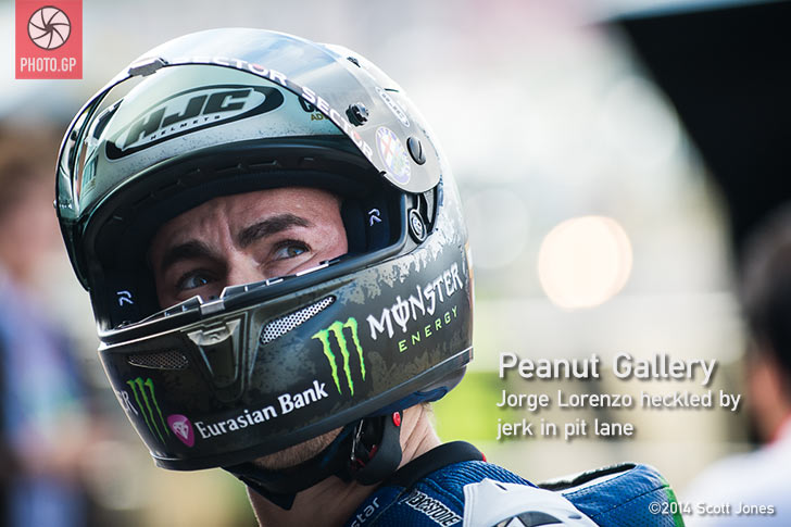 Jorge Lorenzo pit lane Valencia 2014