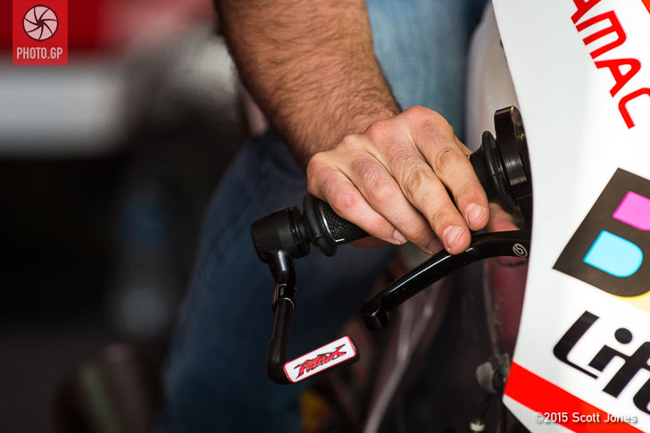 Danilo Petrucci right hand position