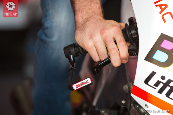 Danilo Petrucci right hand position