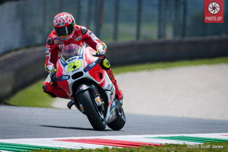 Andrea-Iannone-Mugello-2015