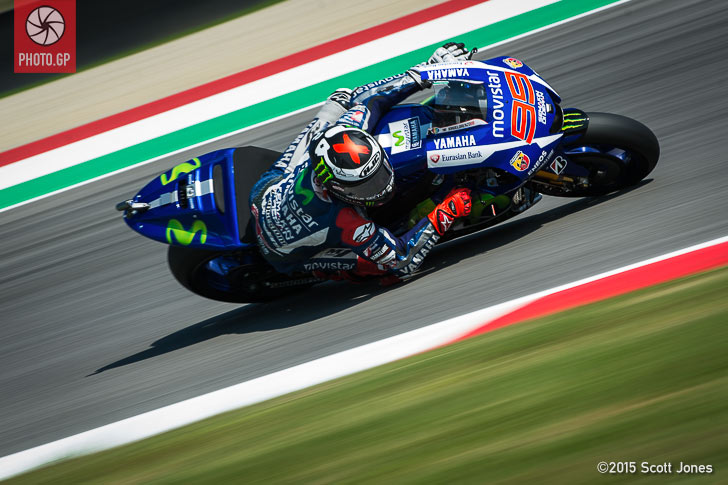 Jorge-Lorenzo-Mugello-2015-track