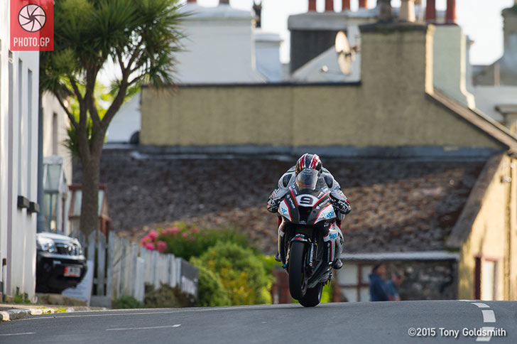 Ian Hutchinson Isle of Man TT 2015
