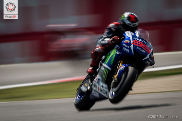 Jorge Lorenzo wheelie Assen 2015
