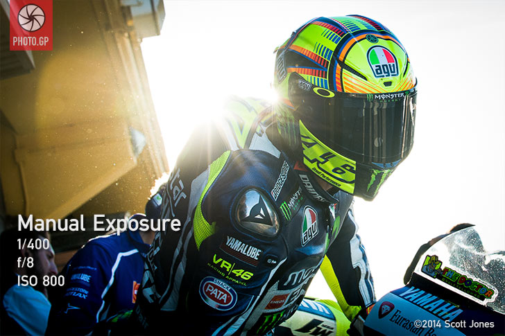 Valentino Rossi pit lane Valencia test 2014 Yamaha