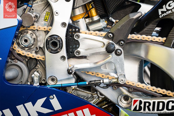 Suzuki GSX-RR chain runner