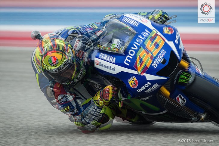 Yamaha rider styles Rossi Lorenzo