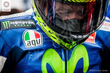 Valentino-Rossi-Silverstone-grid-2015