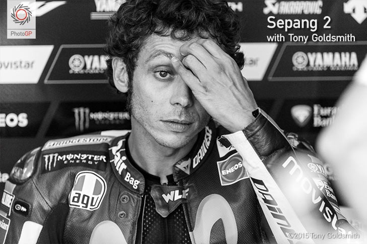 Valentino-Rossi-box-2-Sepang-2015-Tony-Goldsmith-S