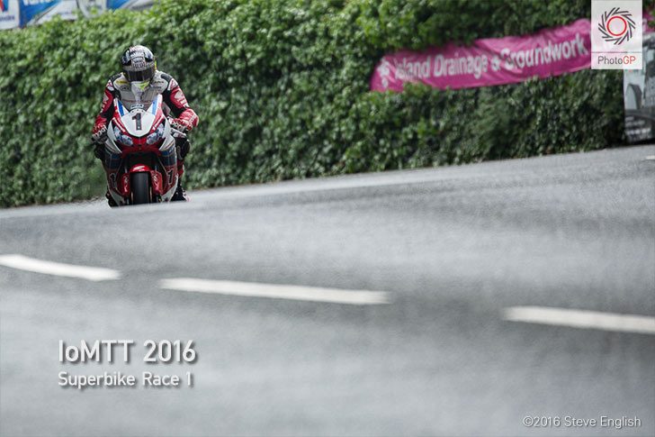IoMTT-2016-Superbike-race-1-John-McGuinness-S